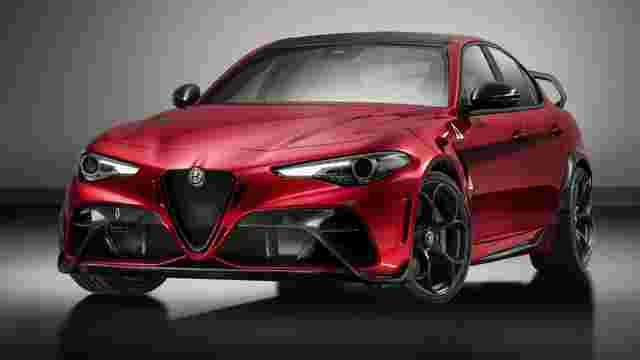 Alfa Romeo Giulia GTA是一个铁杆532bhp超级轿车