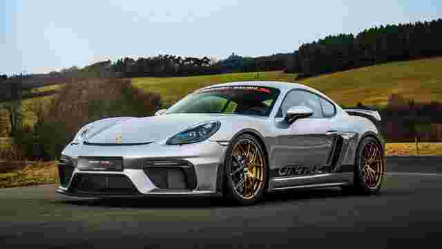 查看Manthey-Racing's Hardcore Porsche Cayman GT4